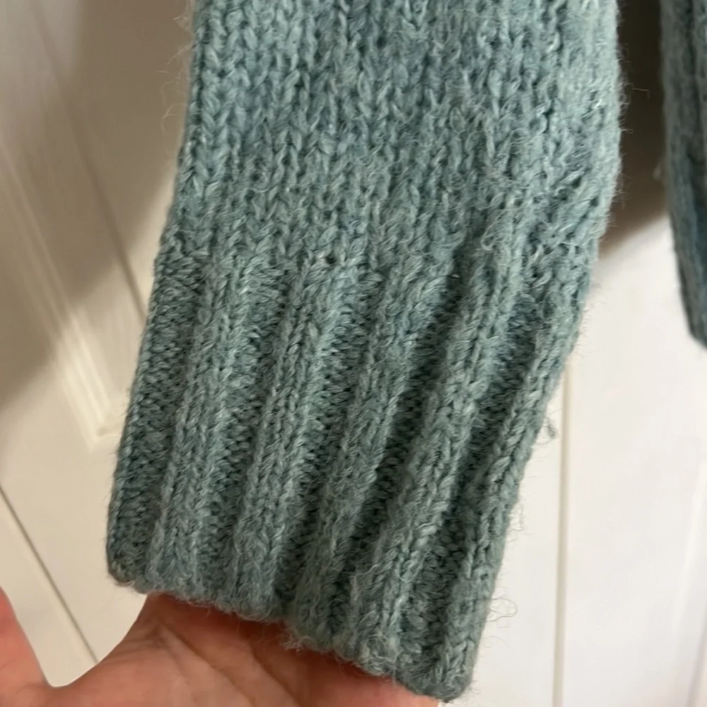 American Eagle Women’s  Soft Hooded Sweater Size X-Small Jegging Fit - Picture 3 of 6